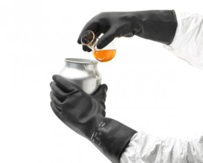 AlphaTec® 87-118 Thicker natural rubber, latex glove with extra protection in heavy duty applications